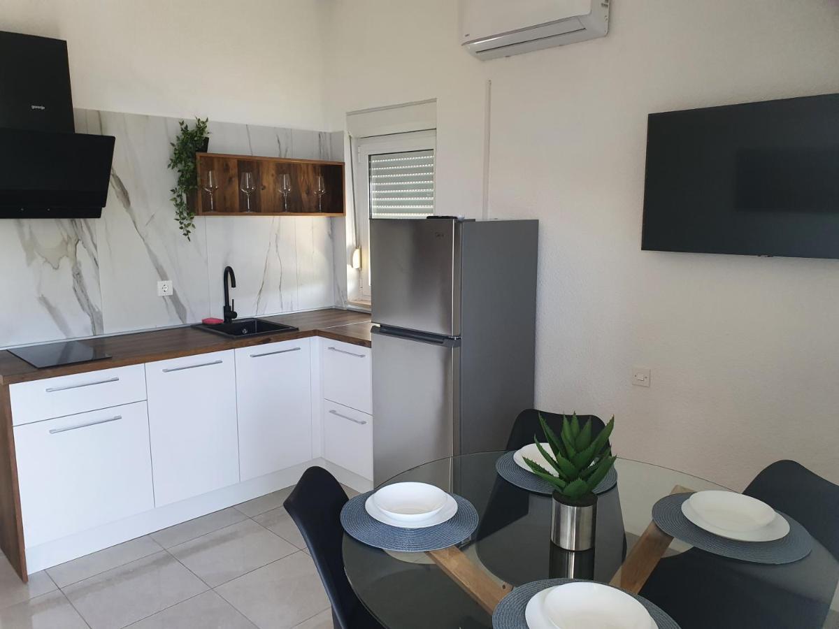 Legin Appartement Živogošće Buitenkant foto